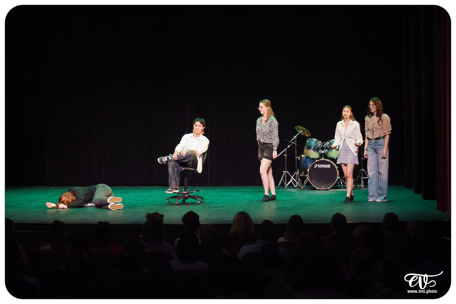 MAIS SONGEONS À RÉPÉTER S'IL VOUS PLAIT !